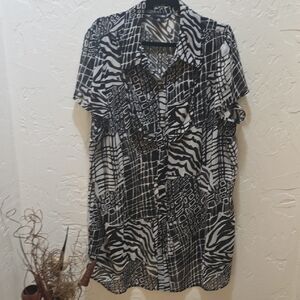 3/$10 East 5th Monochrome Abstract Blouse